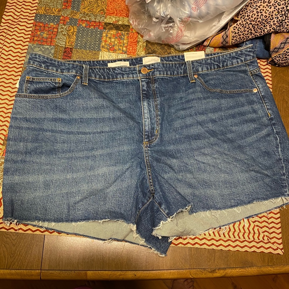 Universal thread shorts